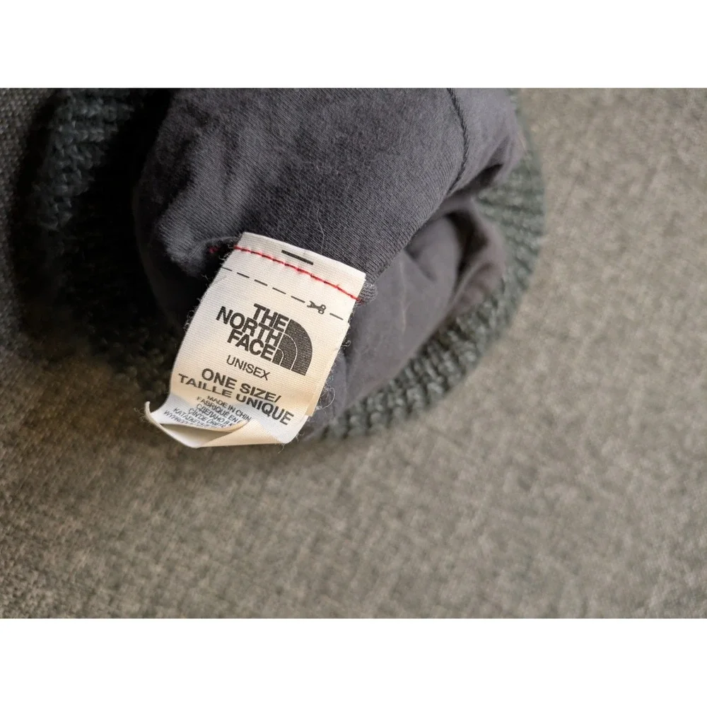 The North Face Unisex Adult Knit Beanie Hat Gray Winter Hiking Outdoors Logo